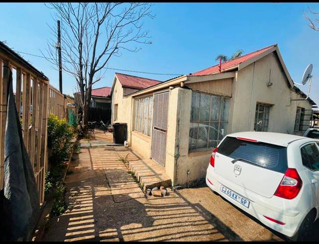 3 BEDROOM HOUSE FOR SALE IN ELSBURG
